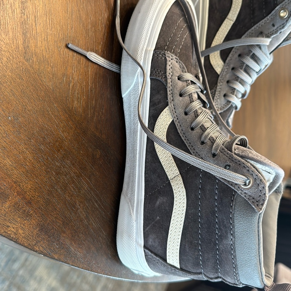 Vans hi top women’s trainer